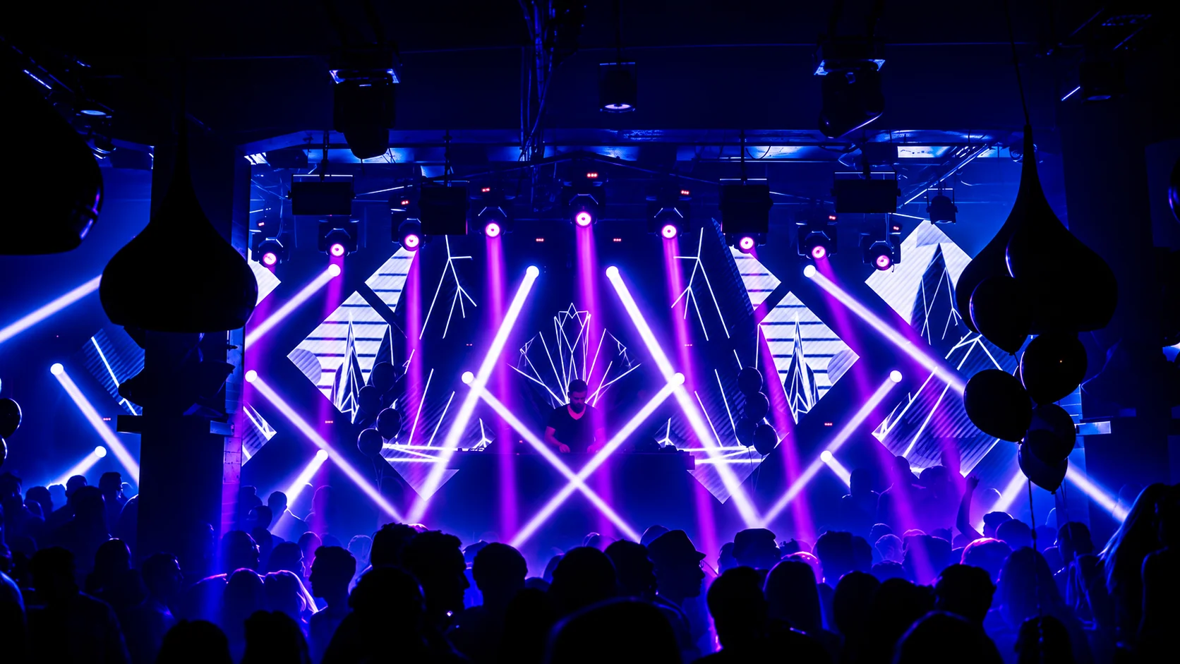 STORY NIGHT CLUB
